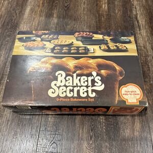 VINTAGE EKCO Bakers Secret BAKEWARE SET, Used In Original Box 8/9 Pieces
